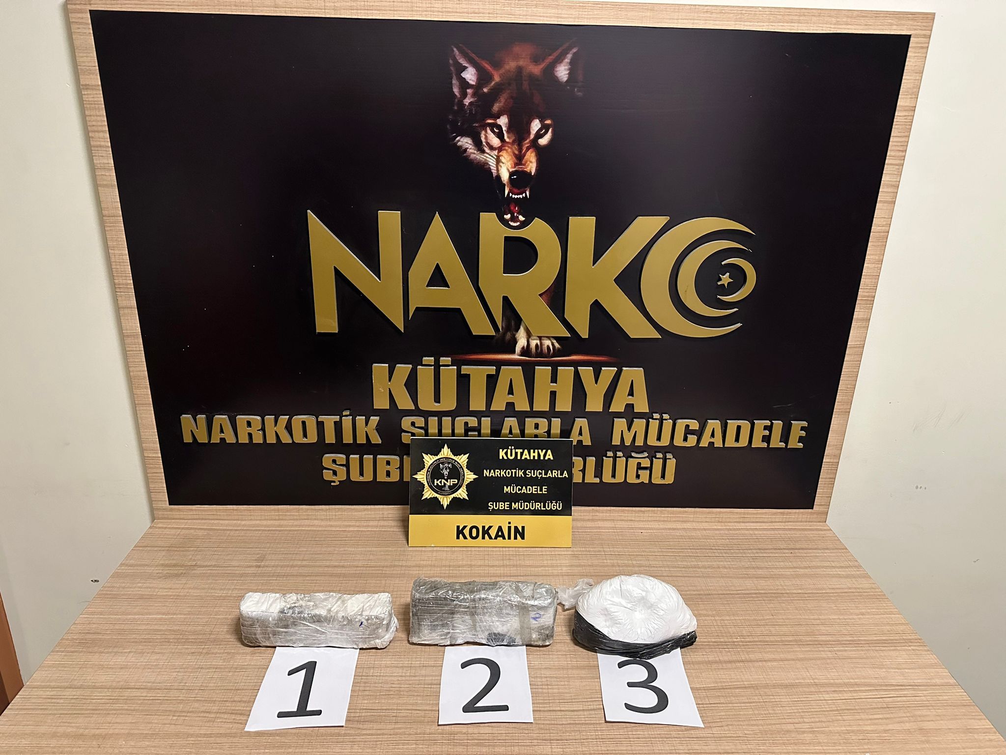 Kütahya Emniyet Müdürlüğü ekipleri zehir tacirlerine hayatı zehretmeye devam ediyor.
