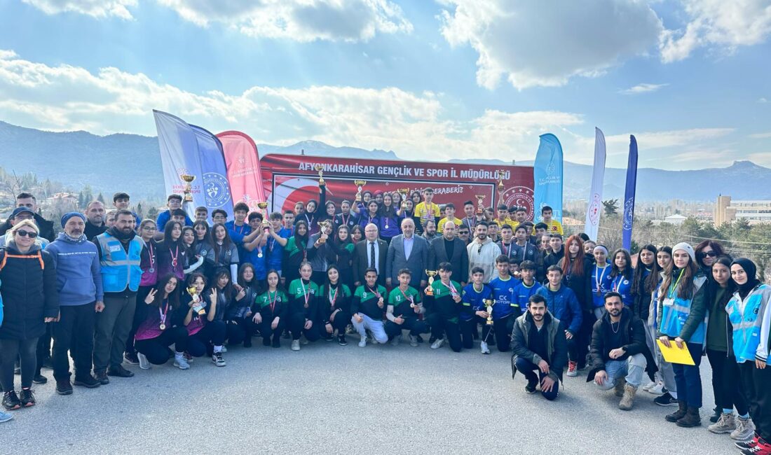 Afyonkarahisar’da Okul Sporları faaliyet programında yer alan Oryantiring Gençler müsabakaları