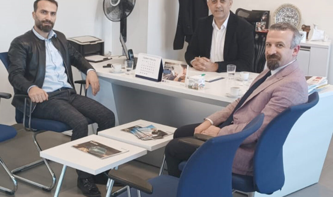Gürses Hyundai Plaza Müdürü Süleyman Elibol’u ziyaret eden CHP Erkmen