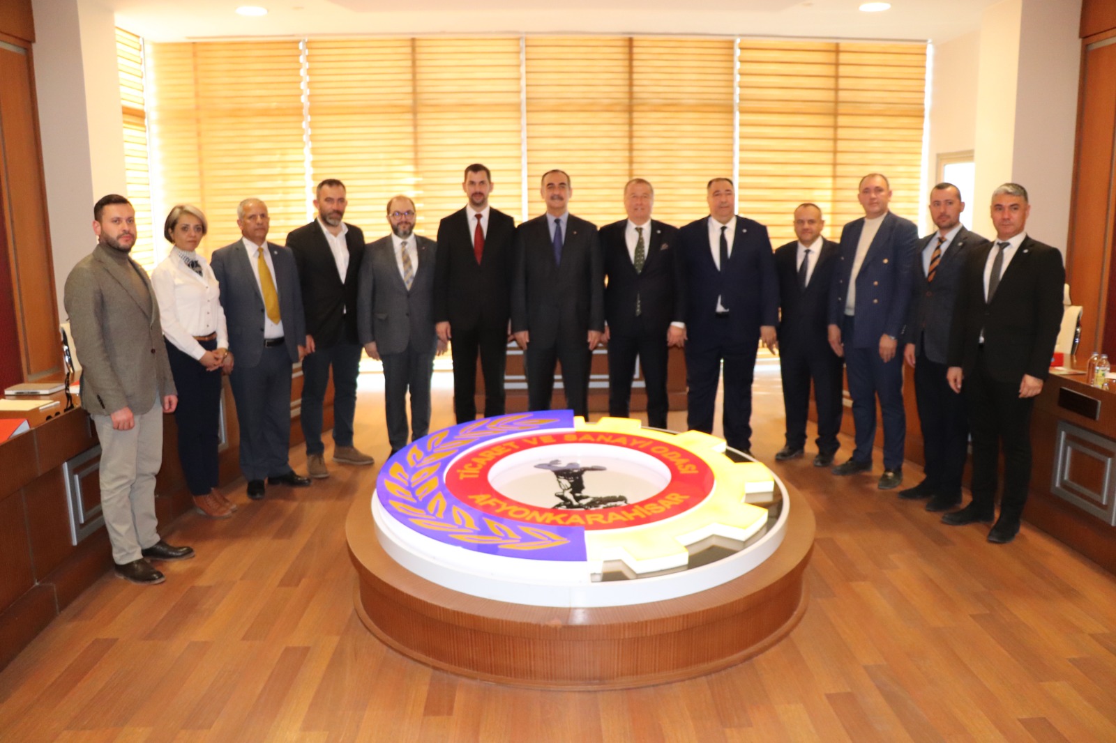 ATSO’yu ziyaretinde konuşan İYİ Parti Afyonkarahisar Belediye Başkan adayı Alper