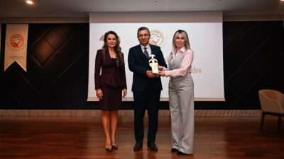 Akdeniz Üniversitesi Rektörü Prof. Dr. Özlenen Özkan’a Antalya Tanıtım Vakfı