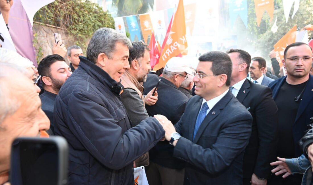 Cumhur İttifakı’nın Antalya Büyükşehir Belediye Başkanı adayı Hakan Tütüncü, seçim