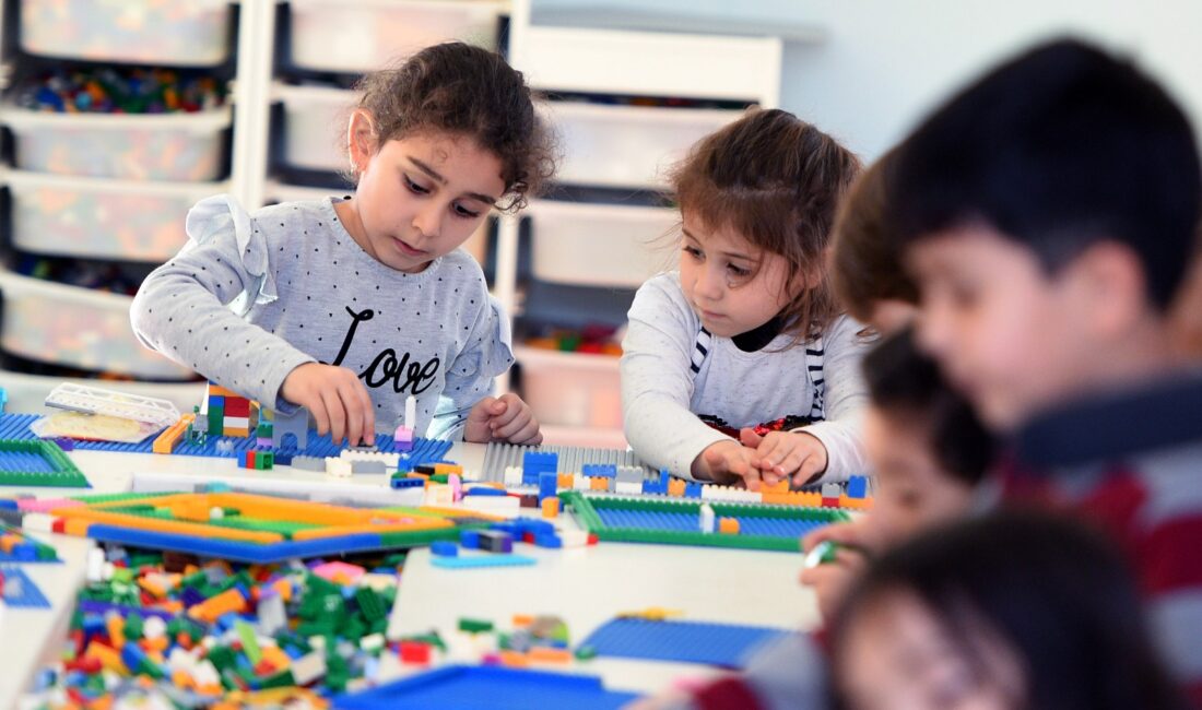 Antalya’da Muratpaşa Belediyesi’nin açık hava çocuk oyun alanı Teneffüs Park,