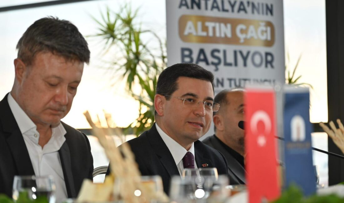 Cumhur İttifakı’nın Antalya Büyükşehir Belediye Başkan adayı Hakan Tütüncü, Antalya