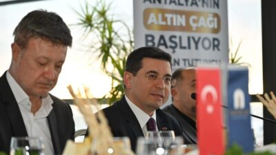 Cumhur İttifakı’nın Antalya Büyükşehir Belediye Başkan adayı Hakan Tütüncü, Antalya