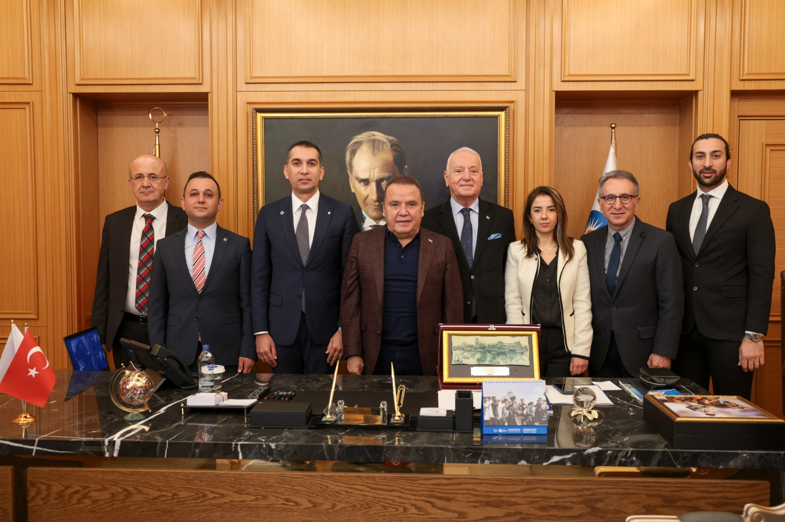 Başkan Böcek: ANSİAD şehrimizin önemli bir değeri   Antalya Büyükşehir