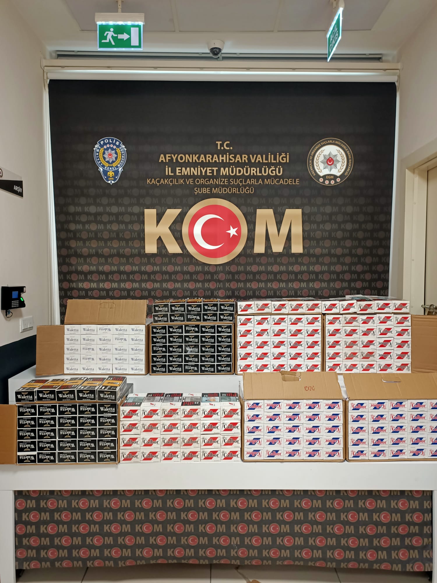 Afyonkarahisar İl Emniyet Müdürlüğü ekipleri yaptıkları başarılı operasyonlara bir yenisini