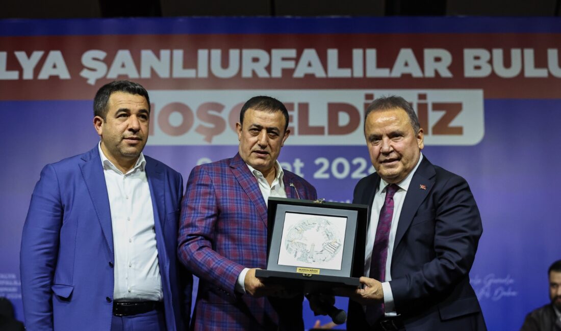 Antalya Şanlıurfalılar Buluşması’na katılan Büyükşehir Belediye Başkanı Muhittin Böcek,  “5
