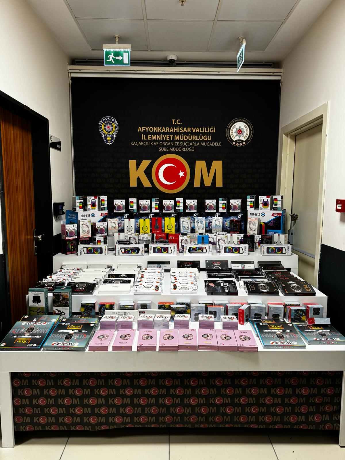 Afyonkarahisar İl Emniyet Müdürlüğü’ne bağlı ekipler İl Emniyet Müdürü Mahmut