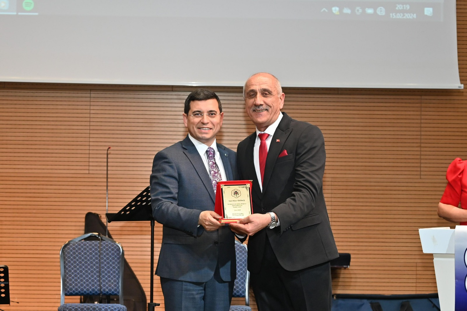 Kepez İlçesinde, Doğu ve Güneydoğulu hemşehrileriyle kucaklaşan Cumhur İttifakı’nın AK