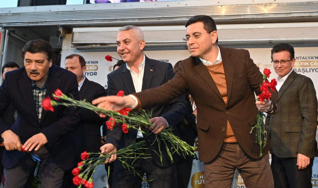Aksu Seçim Koordinasyon Merkezi’nin açılışında konuşan Cumhur İttifakı’nın Antalya Büyükşehir