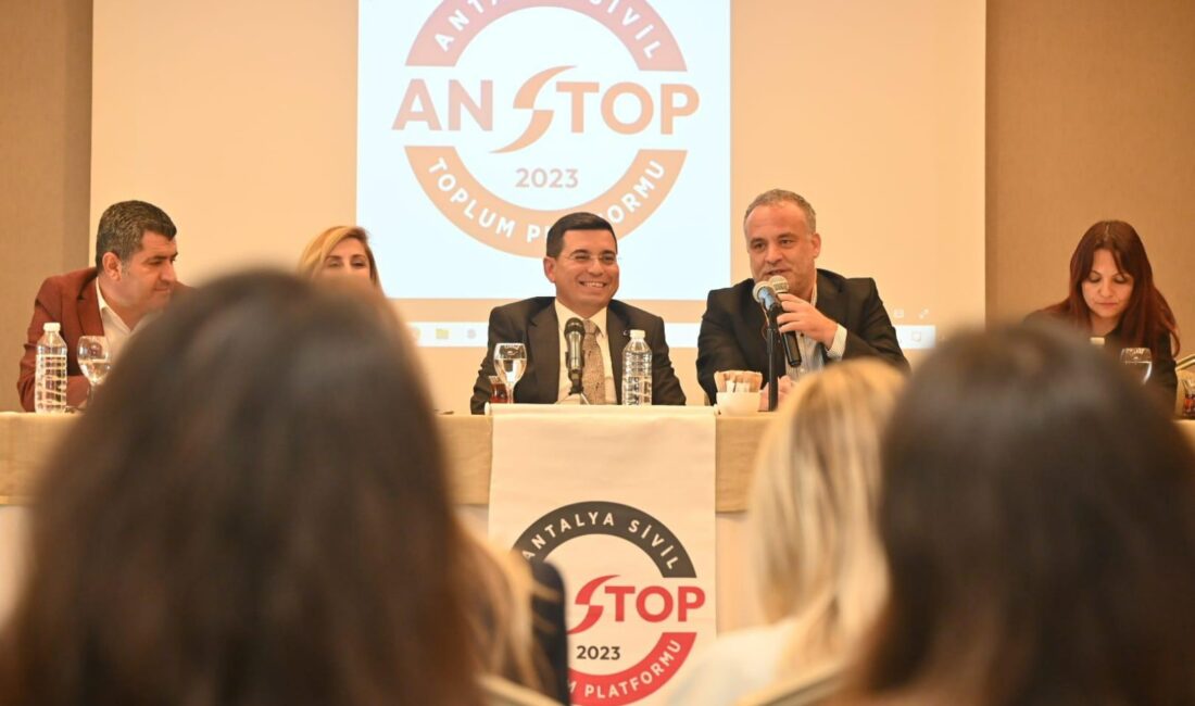 Cumhur İttifakı’nın Antalya Büyükşehir Belediye Başkan adayı Hakan Tütüncü, Antalya