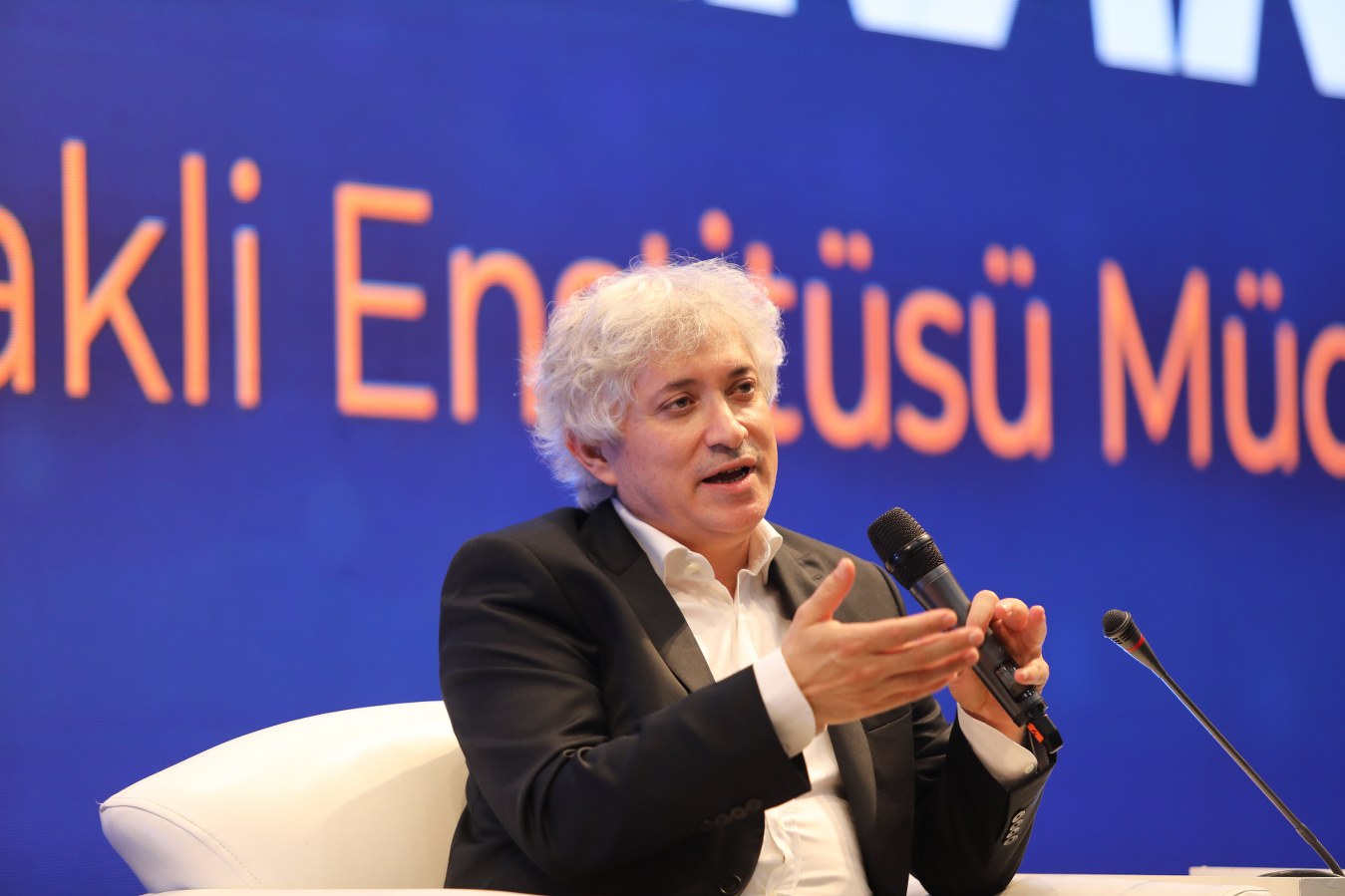   ‘Felçle insanların tedavisini yaptığınız zaman artık beyin nakli  yapılabilir’