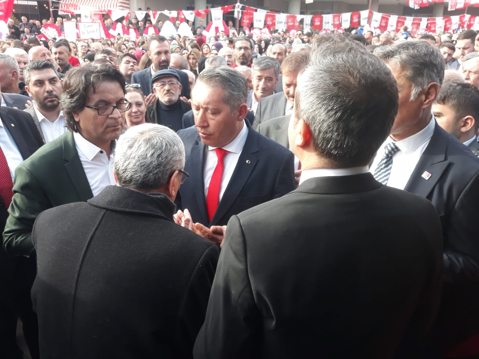 CHP Afyonkarahisar’ın Dinar ilçesinde seçim hazırlıklarını hızlandırarak seçim koordinasyon merkezi