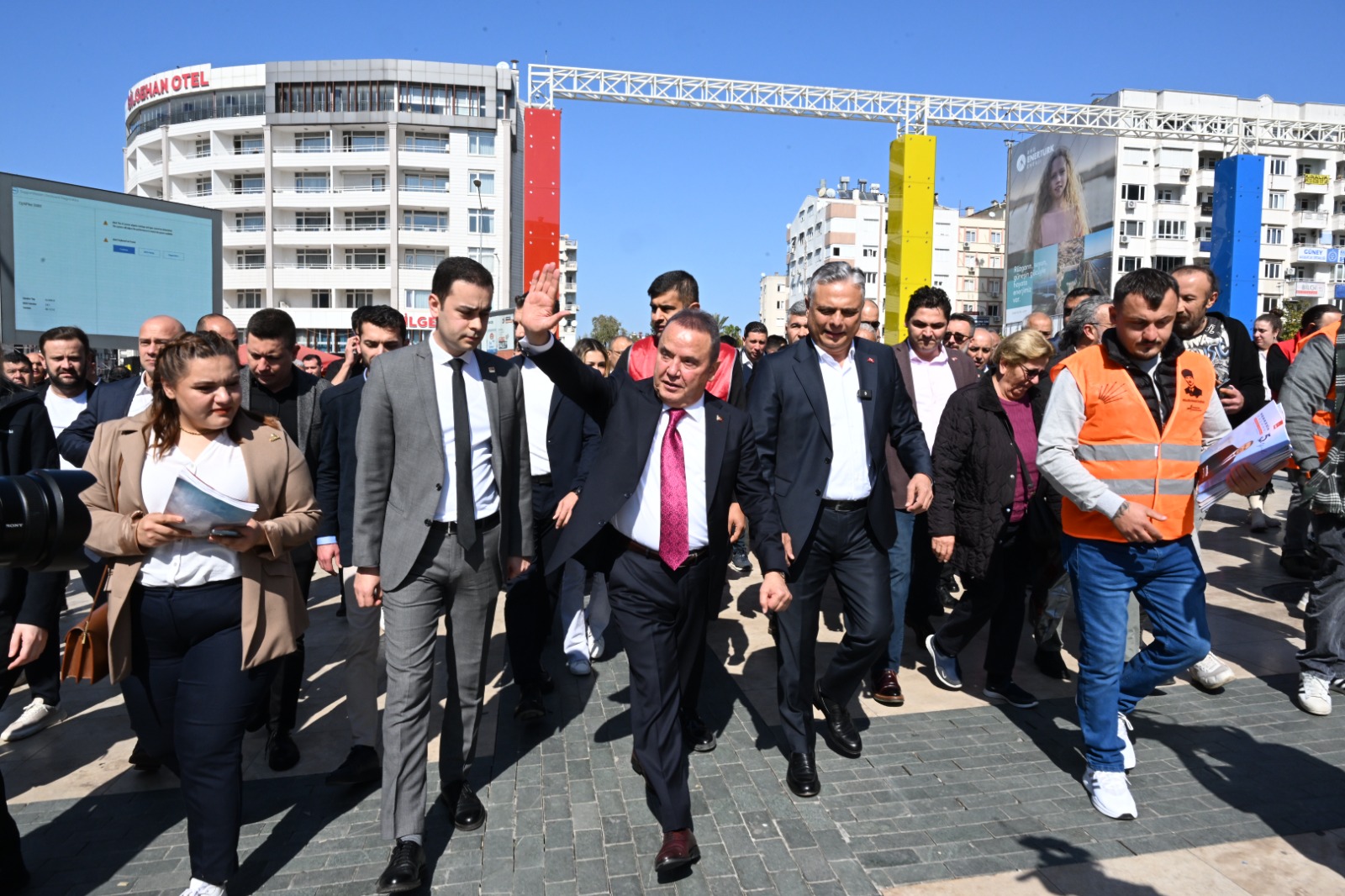 Antalya Büyükşehir Belediye Başkanı ve adayı Muhittin Böcek, Şarampol Kapalı