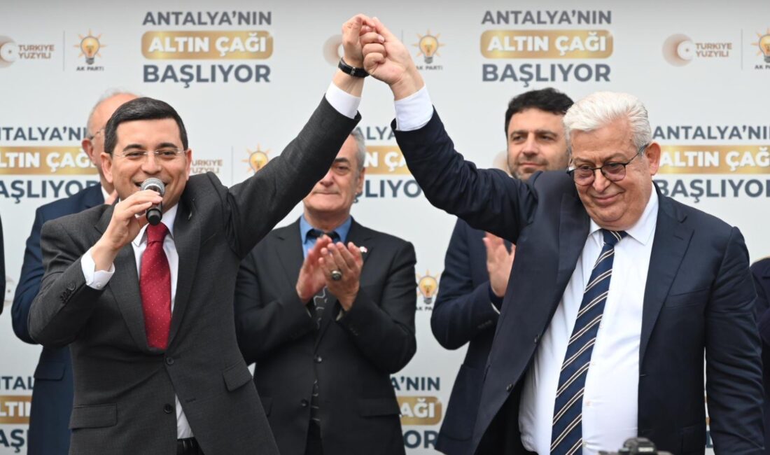 Manavgat Seçim Koordinasyon Merkezi’nde ilçe sakinlerine seslenen Cumhur İttifakı Antalya