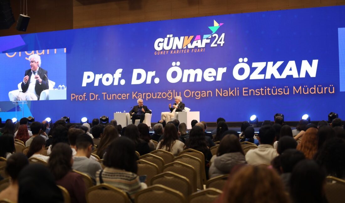 Akdeniz Üniversitesi ev sahipliğinde düzenlenen Güney Kariyer Fuarı’nda (GÜNKAF) 25