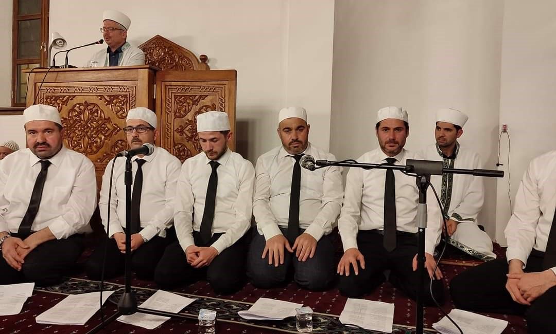 Berat Gecesi Afyonkarahisar’da gerçekleştirilen program ile huşu içinde geçerken, cemaat