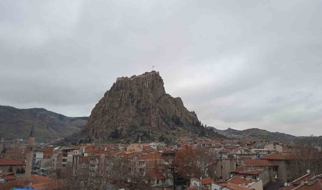METEOROLOJİNİN UYARILARI SONRASI KENTTE BEKLENEN YAĞMUR YAĞIŞI SABAH ERKEN SAATLERDE