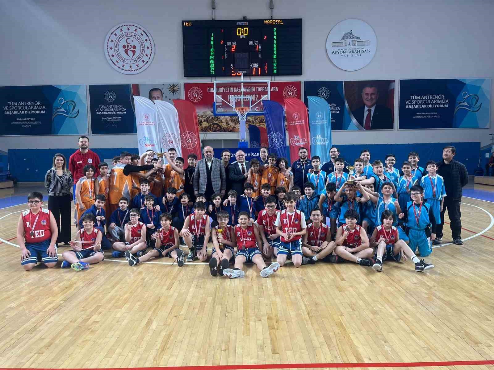 AFYONKARAHİSAR'DA OKUL SPORLARI KÜÇÜKLER BASKETBOL MÜSABAKALARI TAMAMLANDI