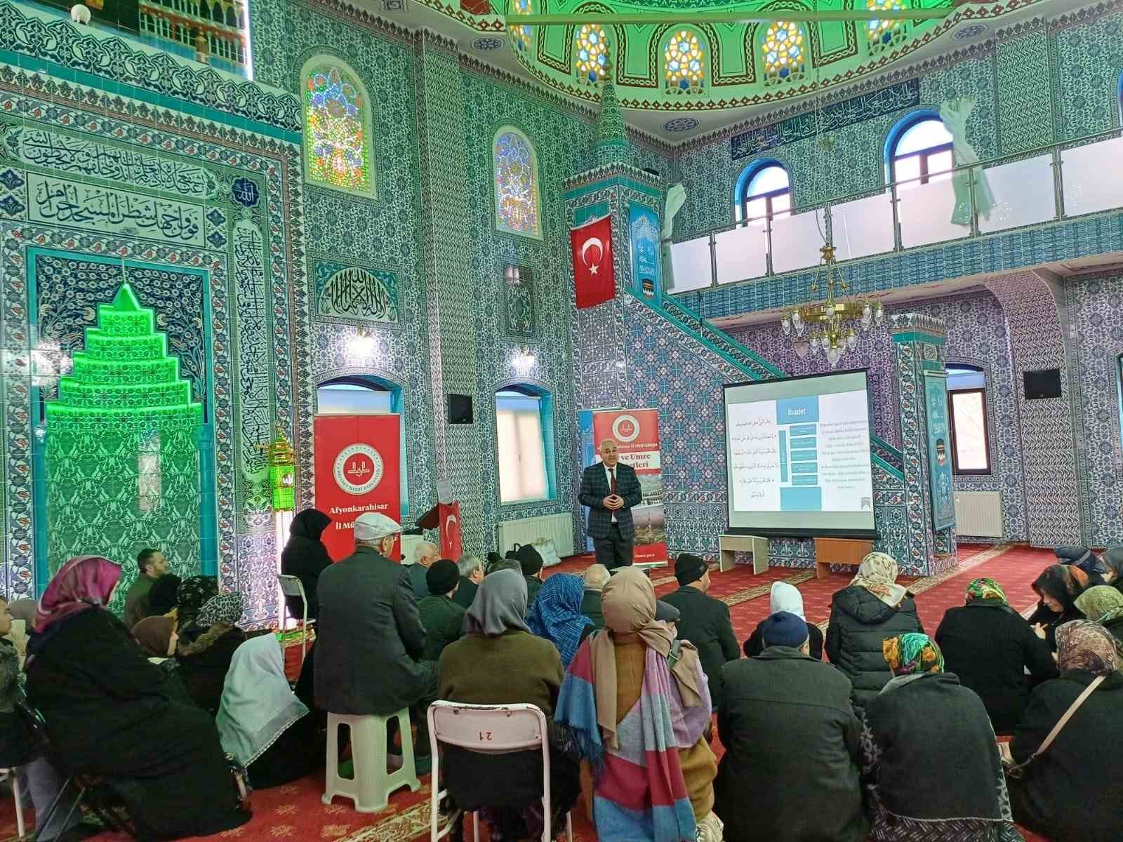 AFYONKARAHİSAR’DA UMRE SEMİNERİ YAPILDI