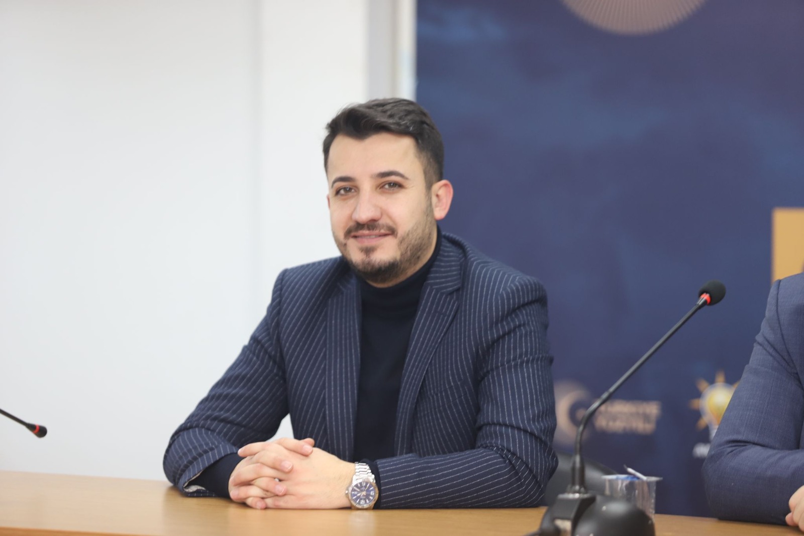 AK Parti Afyonkarahisar Gençlik Kolları Başkanı Ethem Karahan yaptığı yönetim