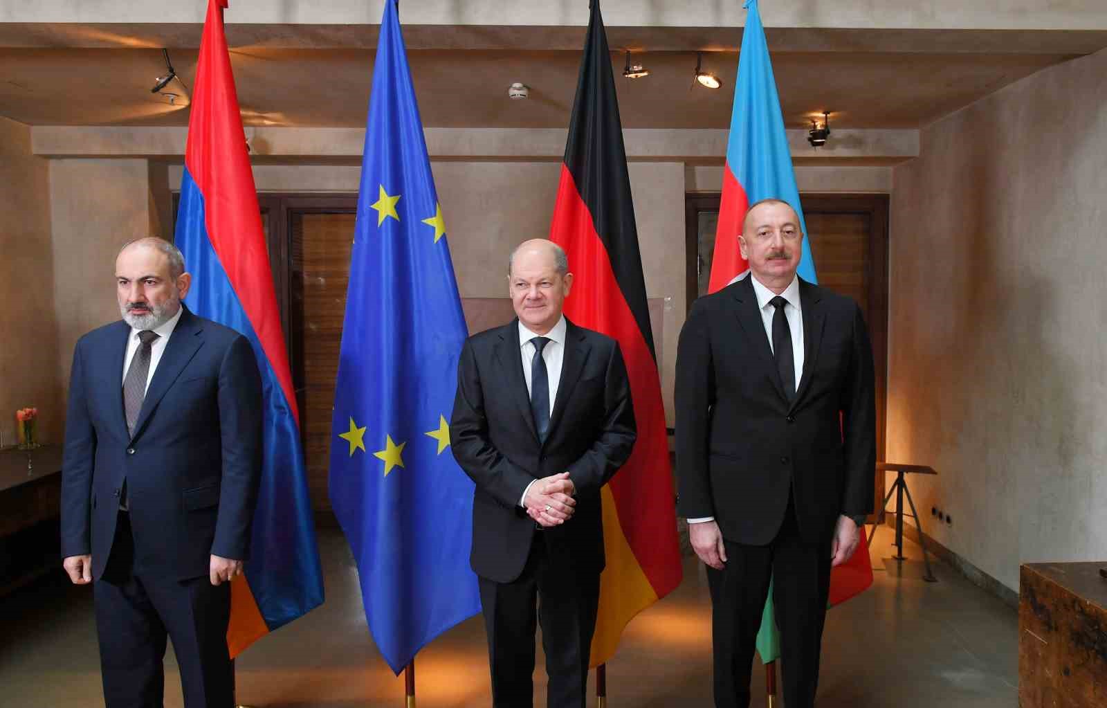 AZERBAYCAN CUMHURBAŞKANI İLHAM ALİYEV, ALMANYA BAŞBAKANI OLAF SCHOLZ VE ERMENİSTAN