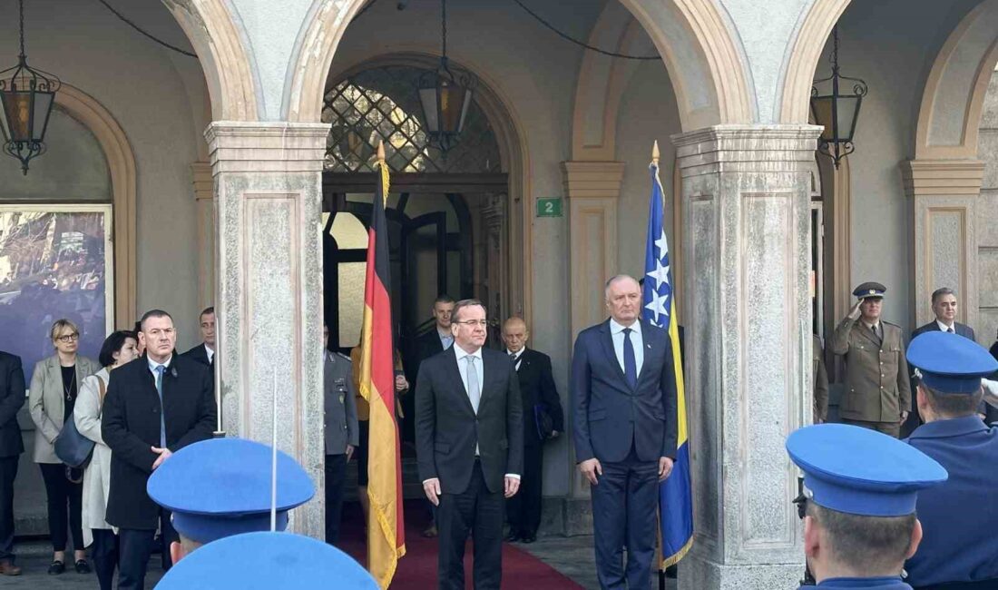 ALMANYA SAVUNMA BAKANI PİSTORİUS, BOSNA HERSEK'TE