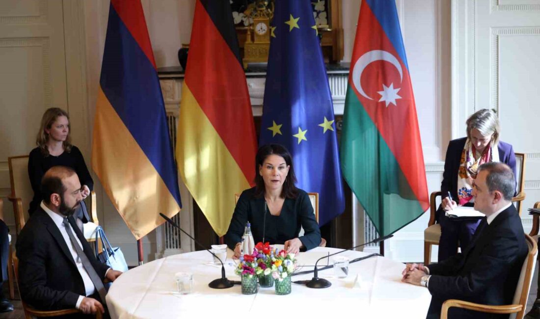 Almanya Dışişleri Bakanı Annalena Baerbock’un ev sahipliğinde, Azerbaycan Dışişleri Bakanı