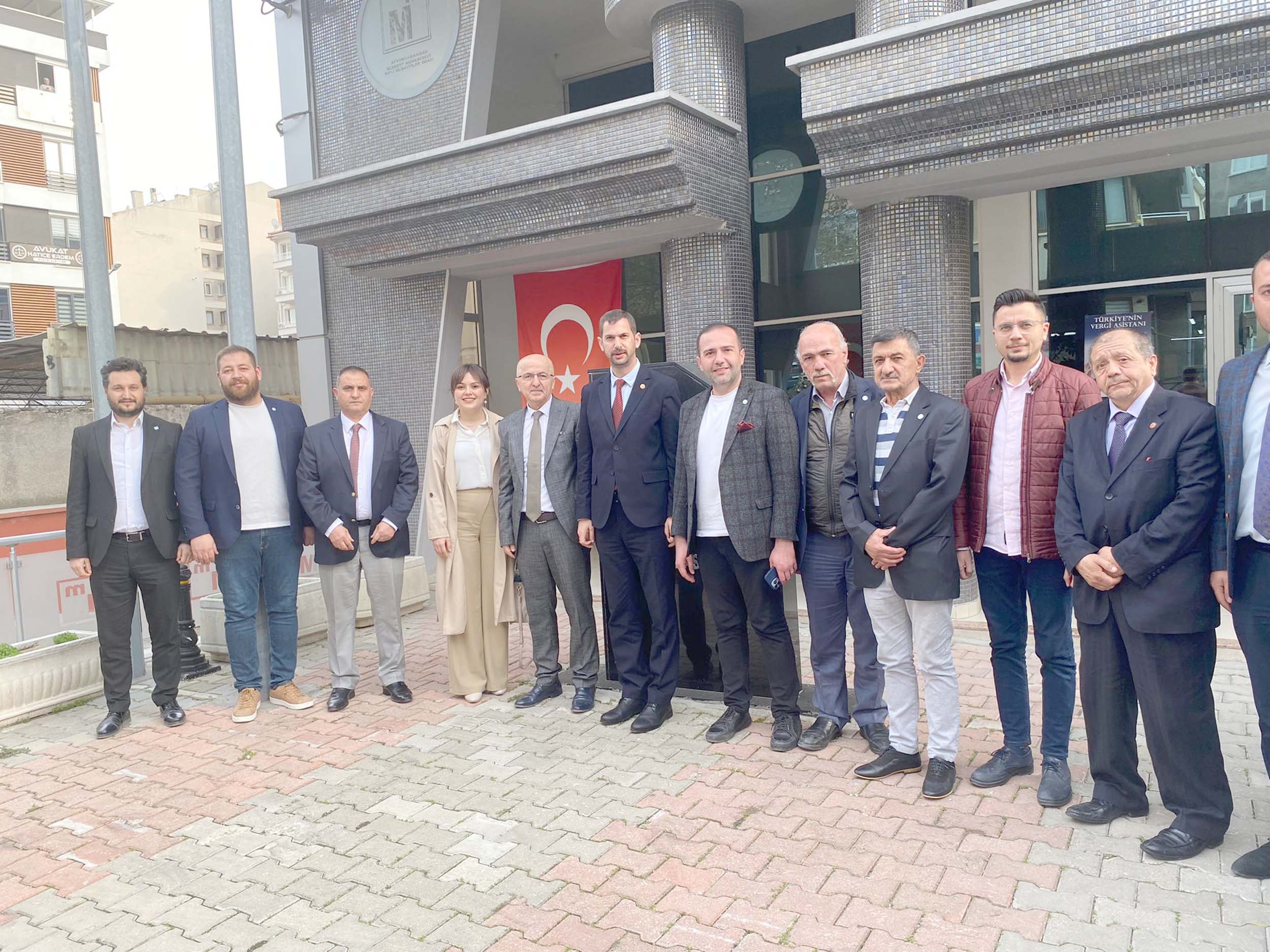 İYİ Parti Afyonkarahisar Belediye Başkan Adayı Alper Yağcı, yoğun bir