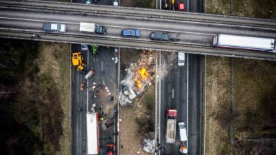 AVRUPA’DA SIKI ÇEVRE DÜZENLEMELERİ VE TARIMSAL DESTEĞİN AZALTILMASINI PROTESTO EDEN