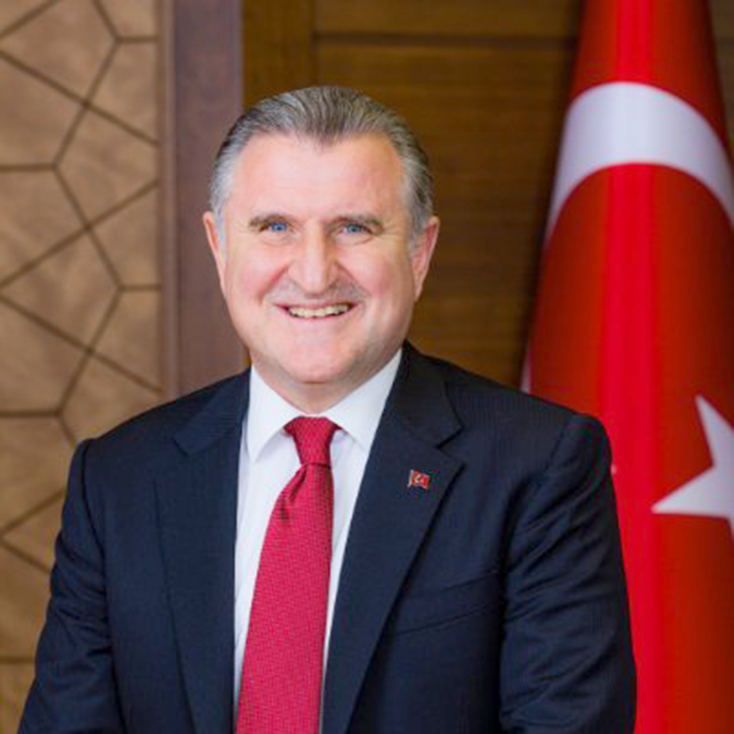 Gençlik ve Spor Bakanı Dr. Osman Aşkın Bak, Romanya’da düzenlenen