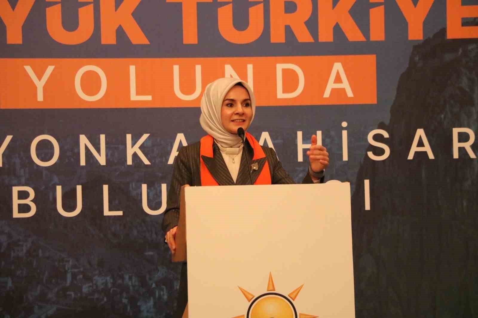 Aile ve Sosyal Hizmetler Bakanı Mahinur Özdemir Göktaş, Afyonkarahisar’a gerçekleştirilen