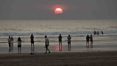 BALİ’YE GİDEN YABANCI TURİSTLER 10 DOLAR VERGİ ÖDEYECEK