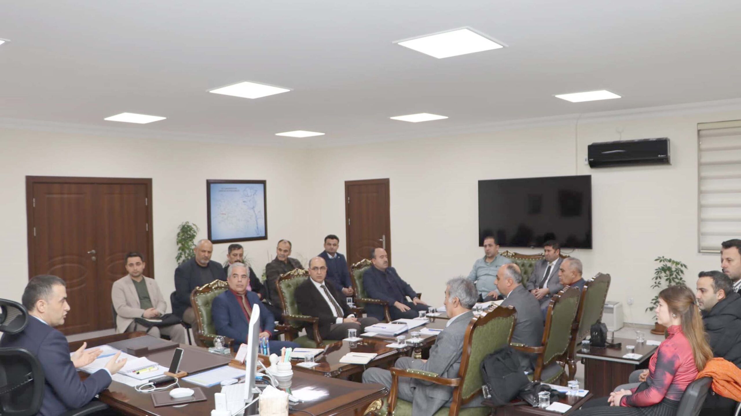 Emirdağ Kaymakamı Osman Bilici, okullarda öğrencilerin akademik başarının arttırılmasına yönelik