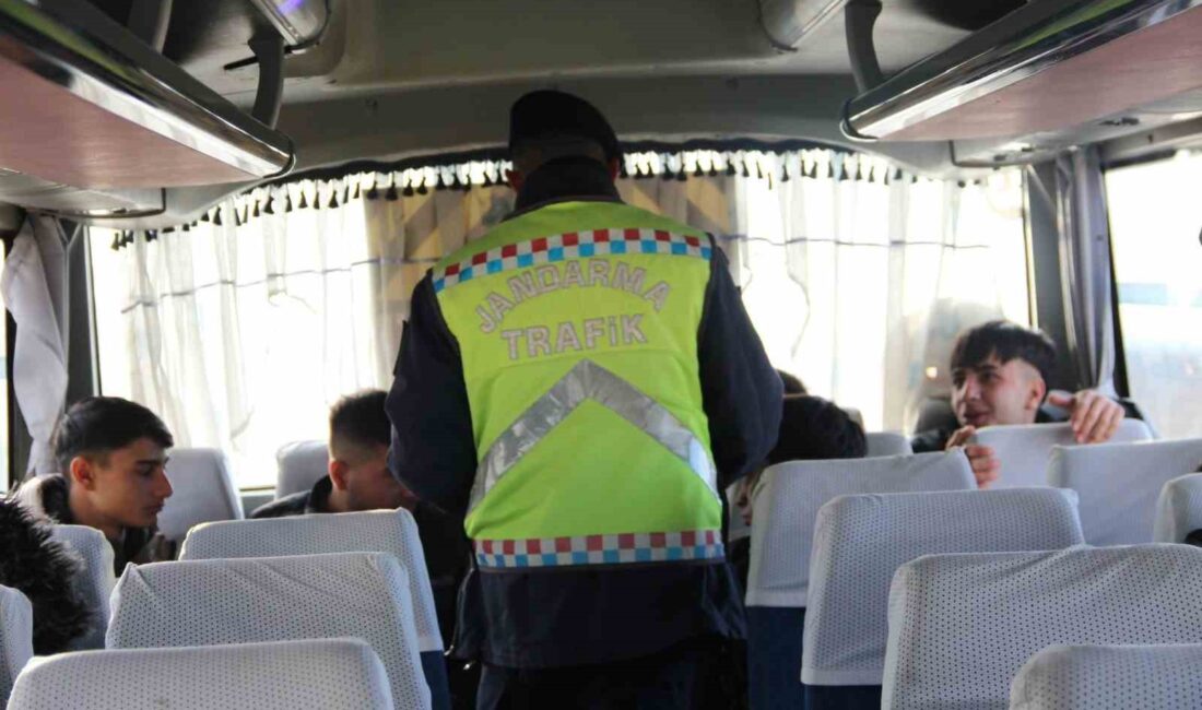 AFYONKARAHİSAR’IN BOLVADİN İLÇESİNDE JANDARMA OKUL SERVİS SÜRÜCÜLERİNE YÖNELİK DENETİM YAPILDI.