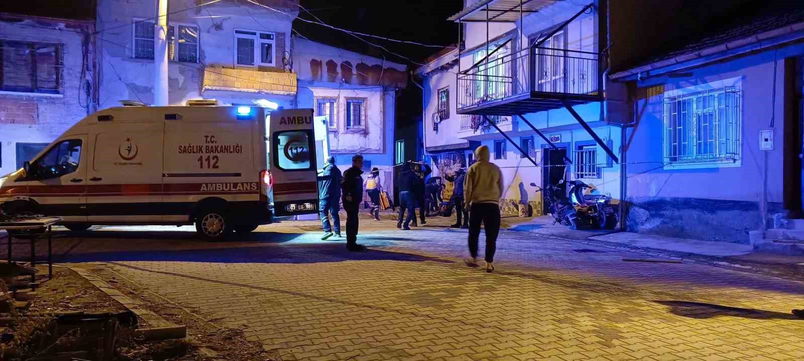 AFYONKARAHİSAR’IN BOLVADİN İLÇESİNDE İKİ GRUP ARASINDA ÇIKAN KAVGADA 1 KİŞİNİN