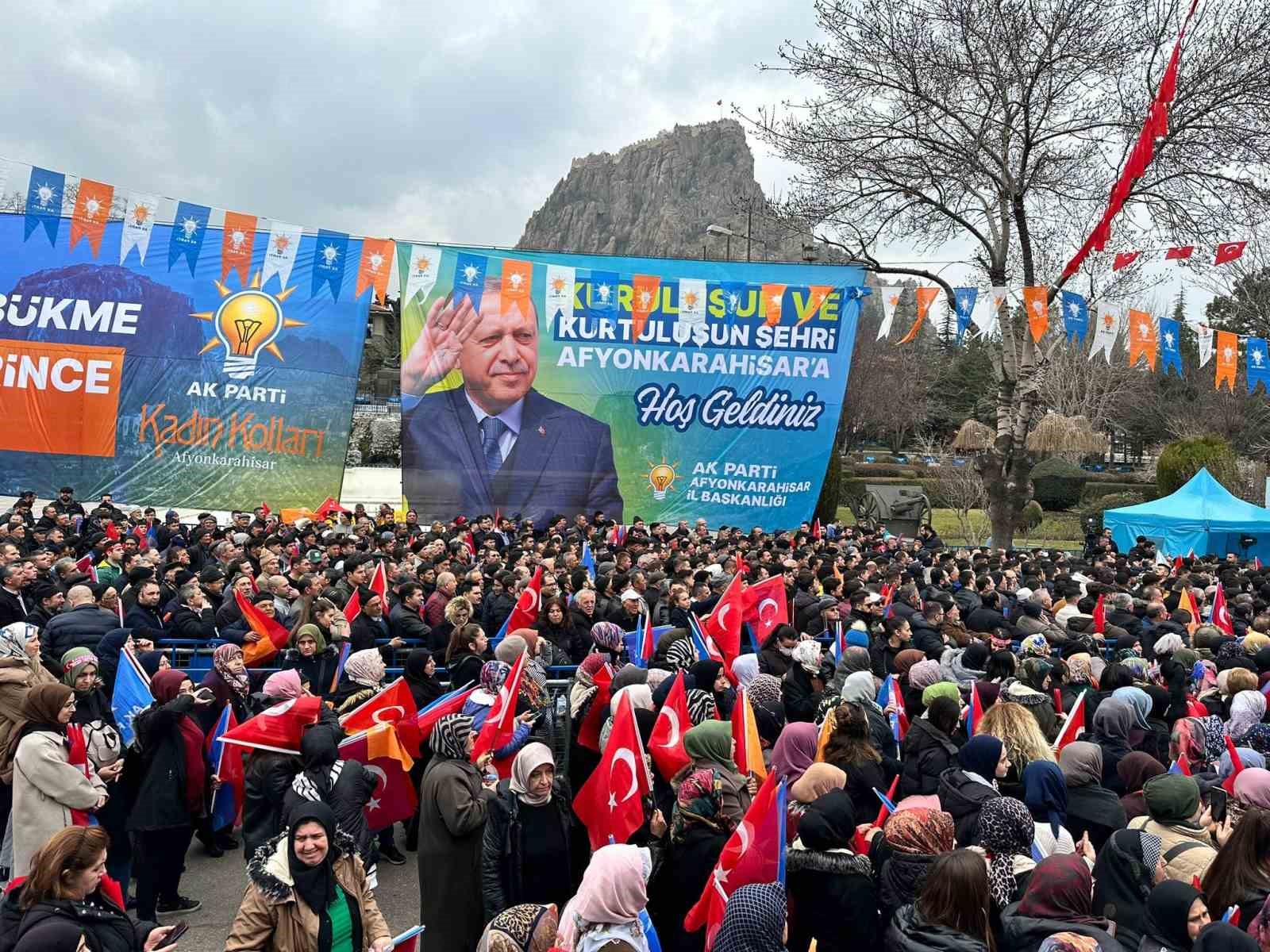 31 MART YEREL SEÇİM ÇALIŞMALARI ÇERÇEVESİNDE İL ZİYARETLERİNİ SÜRDÜREN CUMHURBAŞKANI