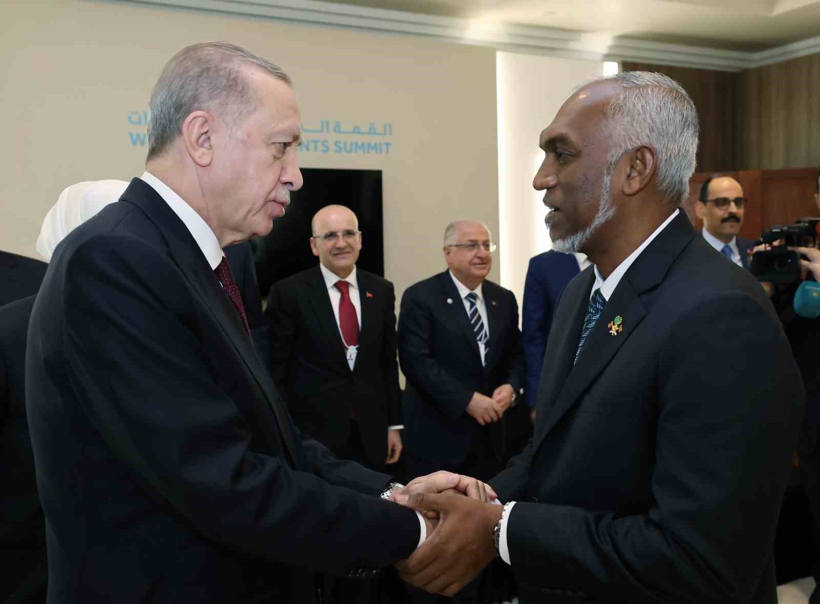 CUMHURBAŞKANI RECEP TAYYİP ERDOĞAN, DUBAİ’DE MALDİVLER DEVLET BAŞKANI MUHAMMED MUİZZU