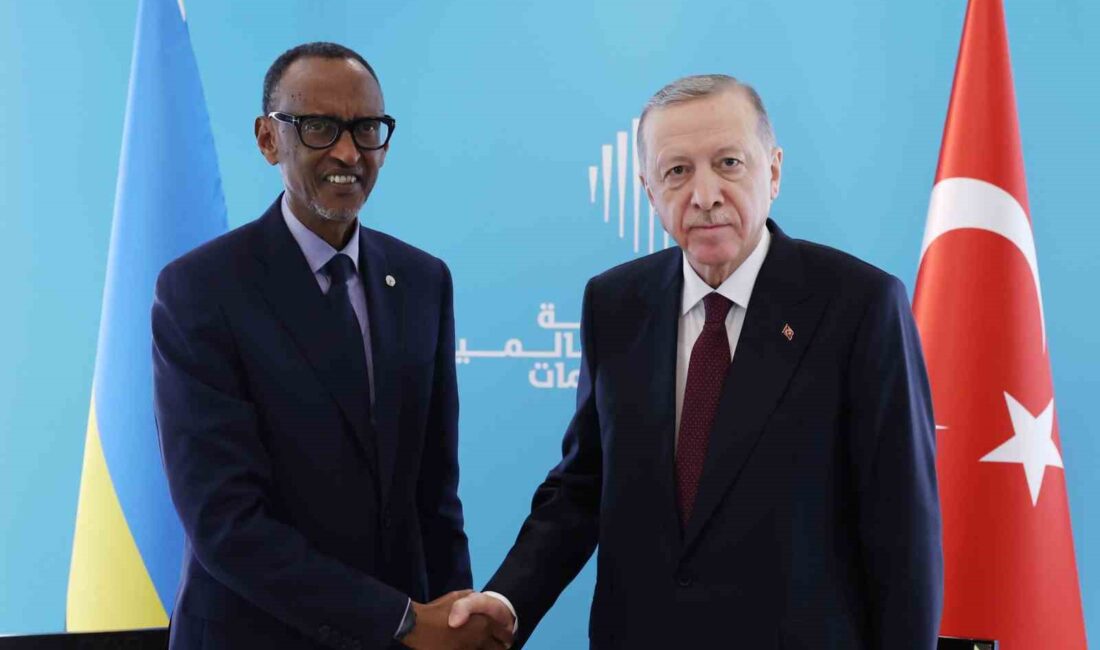 CUMHURBAŞKANI ERDOĞAN, DUBAİ’DE RUANDA DEVLET BAŞKANI PAUL KAGAME İLE BİR