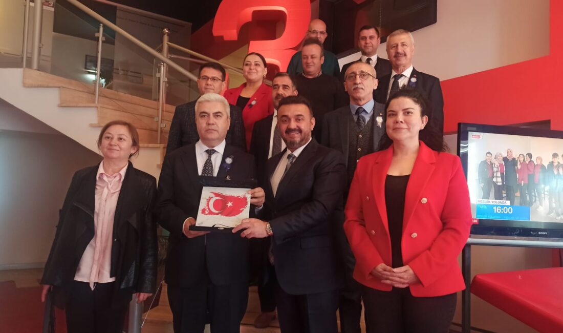Afyonkarahisar Defterdarı Mehmet Ar ve beraberindeki Defterdarlık heyeti,  ‘Vergi Haftası’