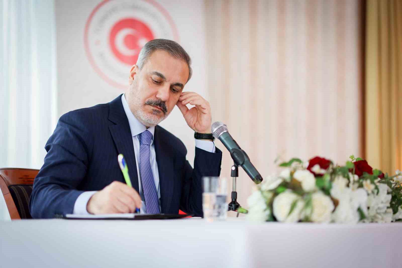 DIŞİŞLERİ BAKANI FİDAN, ALMANYA’DA TÜRK VATANDAŞLARI VE STK TEMSİLCİLERİ İLE