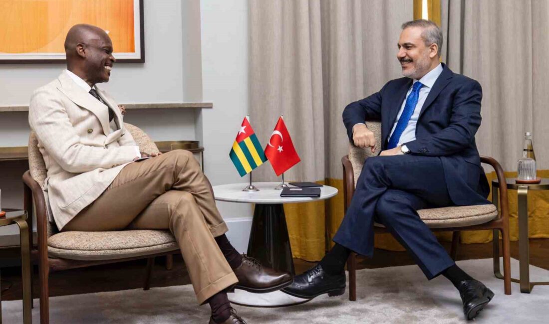 DIŞİŞLERİ BAKANI FİDAN, ROMANYA’LI VE TOGO’LU MEVKİDAŞLARIYLA GÖRÜŞTÜ
