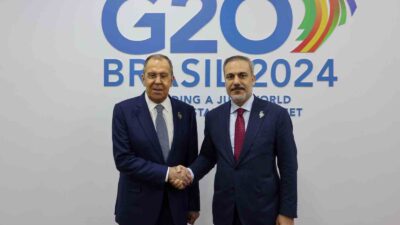 DIŞİŞLERİ BAKANI FİDAN, RUS MEVKİDAŞI LAVROV İLE GÖRÜŞTÜ