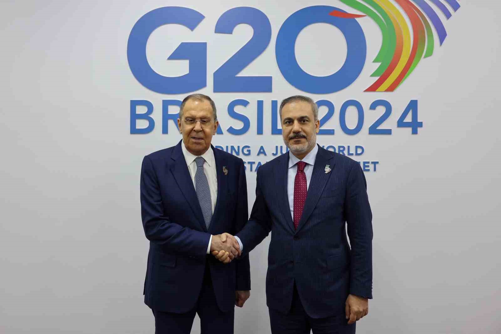 DIŞİŞLERİ BAKANI FİDAN, RUS MEVKİDAŞI LAVROV İLE GÖRÜŞTÜ