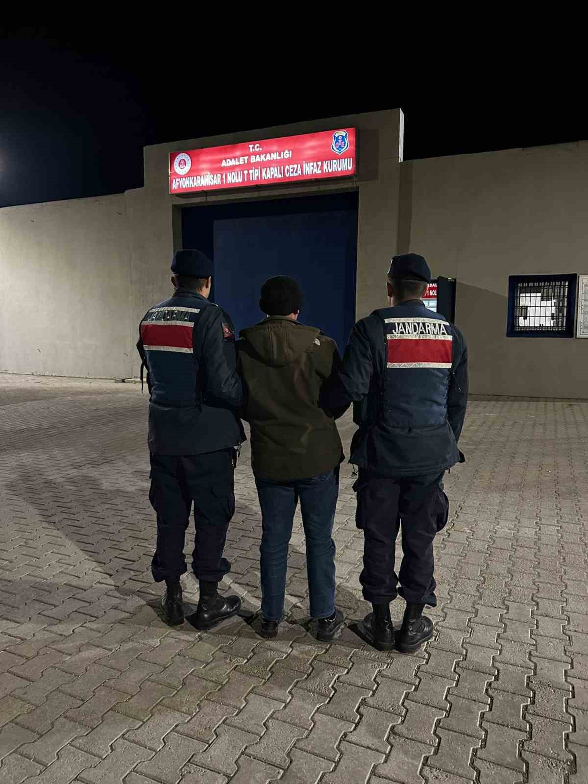 AFYONKARAHİSAR’DA DOLANDIRICILIK SUÇU İLE 6 YIL HAPİS CEZASI İLE ARANAN