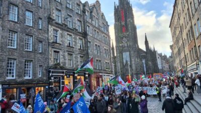 DÜNYANIN DÖRT BİR YANINDA FİLİSTİN’E DESTEK YÜRÜYÜŞLERİ SÜRÜYOR