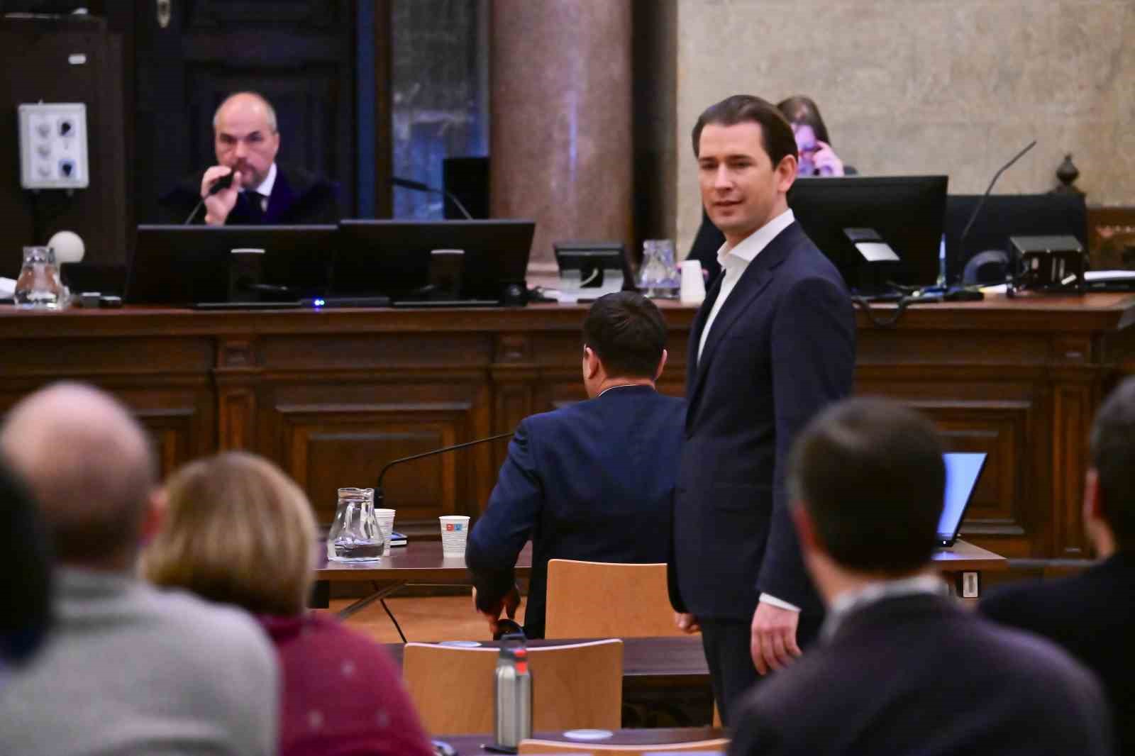 ESKİ AVUSTURYA BAŞBAKANI KURZ YALAN BEYANDA BULUNMA SUÇUNDAN 8 AY