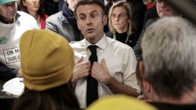 Fransa’nın başkenti Paris’te onlarca çiftçi, Cumhurbaşkanı Emmanuel Macron’un katıldığı Uluslararası