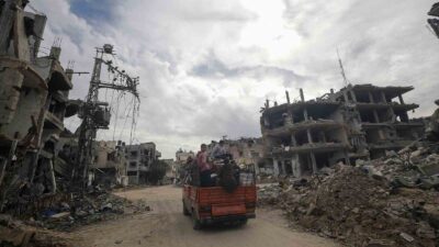 İSRAİL, GAZZE ŞERİDİ’NDE FİLİSTİNLİLERİ HEDEF ALMAYA DEVAM EDİYOR.